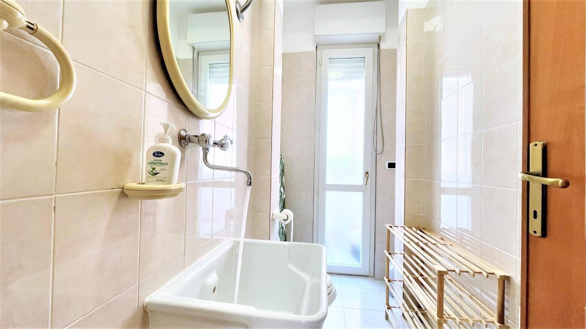 Bougainvillea Home - Ospedale Policlinico Monserrato Εξωτερικό φωτογραφία